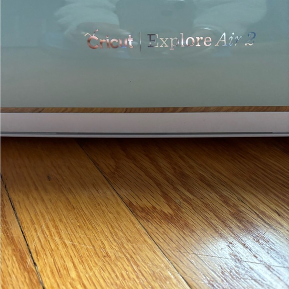 Cricut Explore Air 2 in Refreshing Mint (Like New—Used only 2 times) - Picture 2 of 7